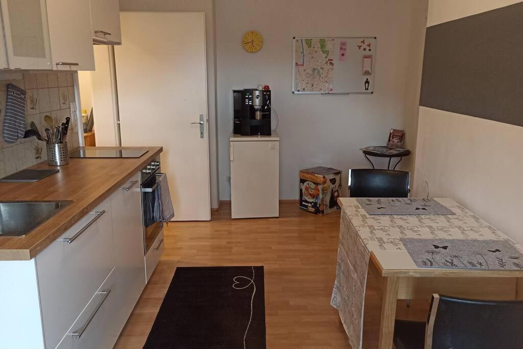 Retrowohnung Im Herzen Von Грац Екстер'єр фото